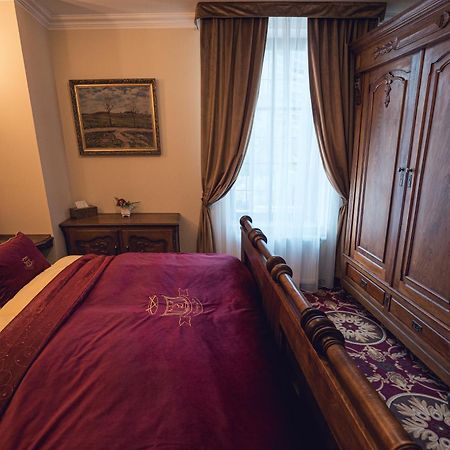 Hotel Svatojansky Dvur Prag Rum bild