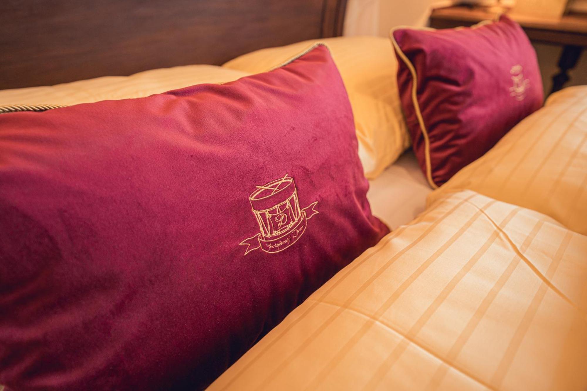 Hotel Svatojansky Dvur Prag Rum bild