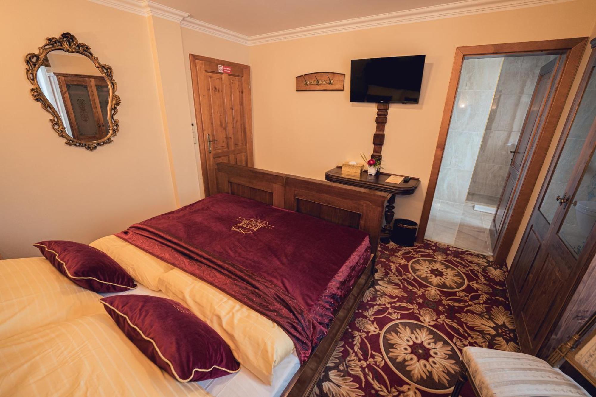 Hotel Svatojansky Dvur Prag Rum bild