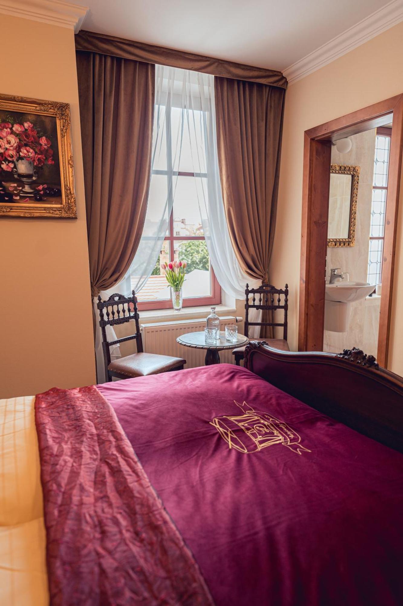 Hotel Svatojansky Dvur Prag Rum bild