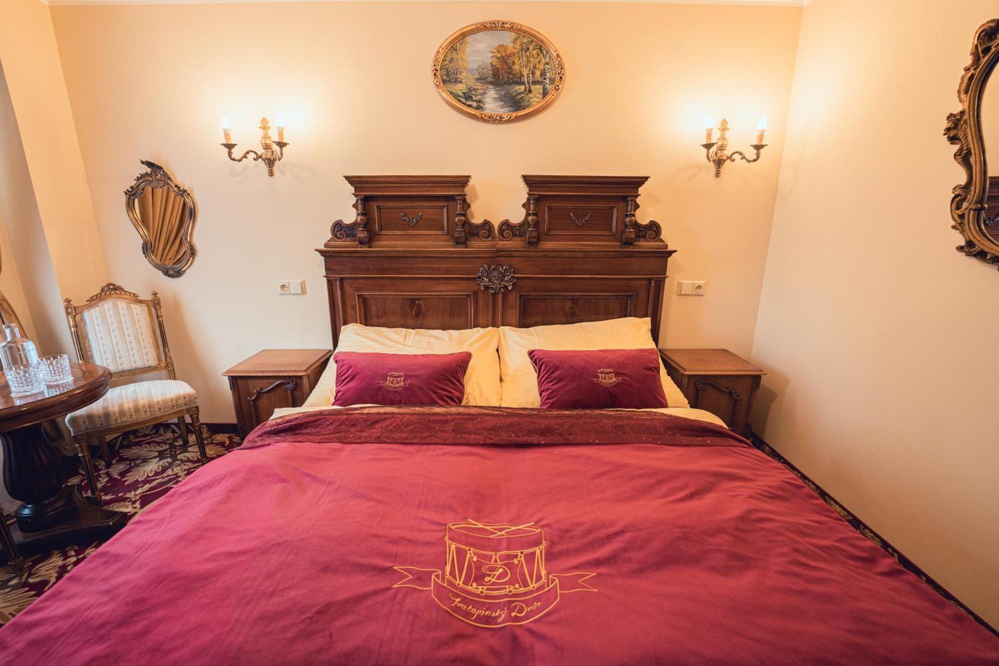 Hotel Svatojansky Dvur Prag Rum bild